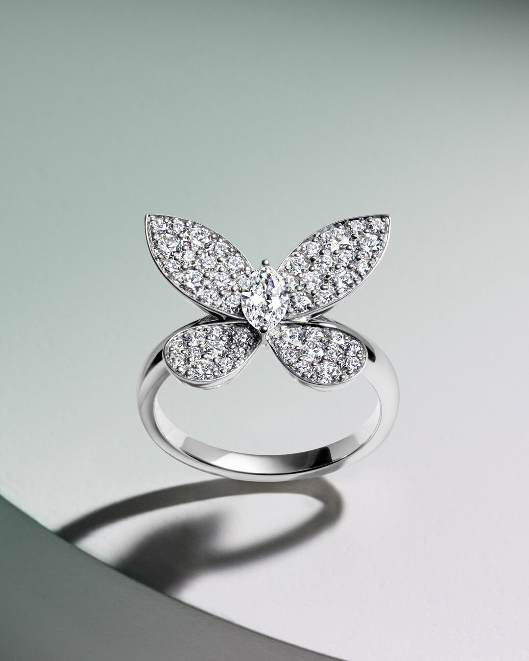 Image show Graff Butterfly diamond ring 