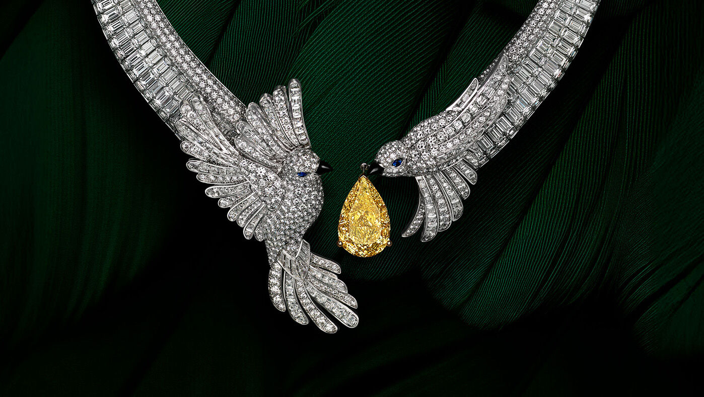 Graff Craftsman finishing Emerald High Jewellery bangle
